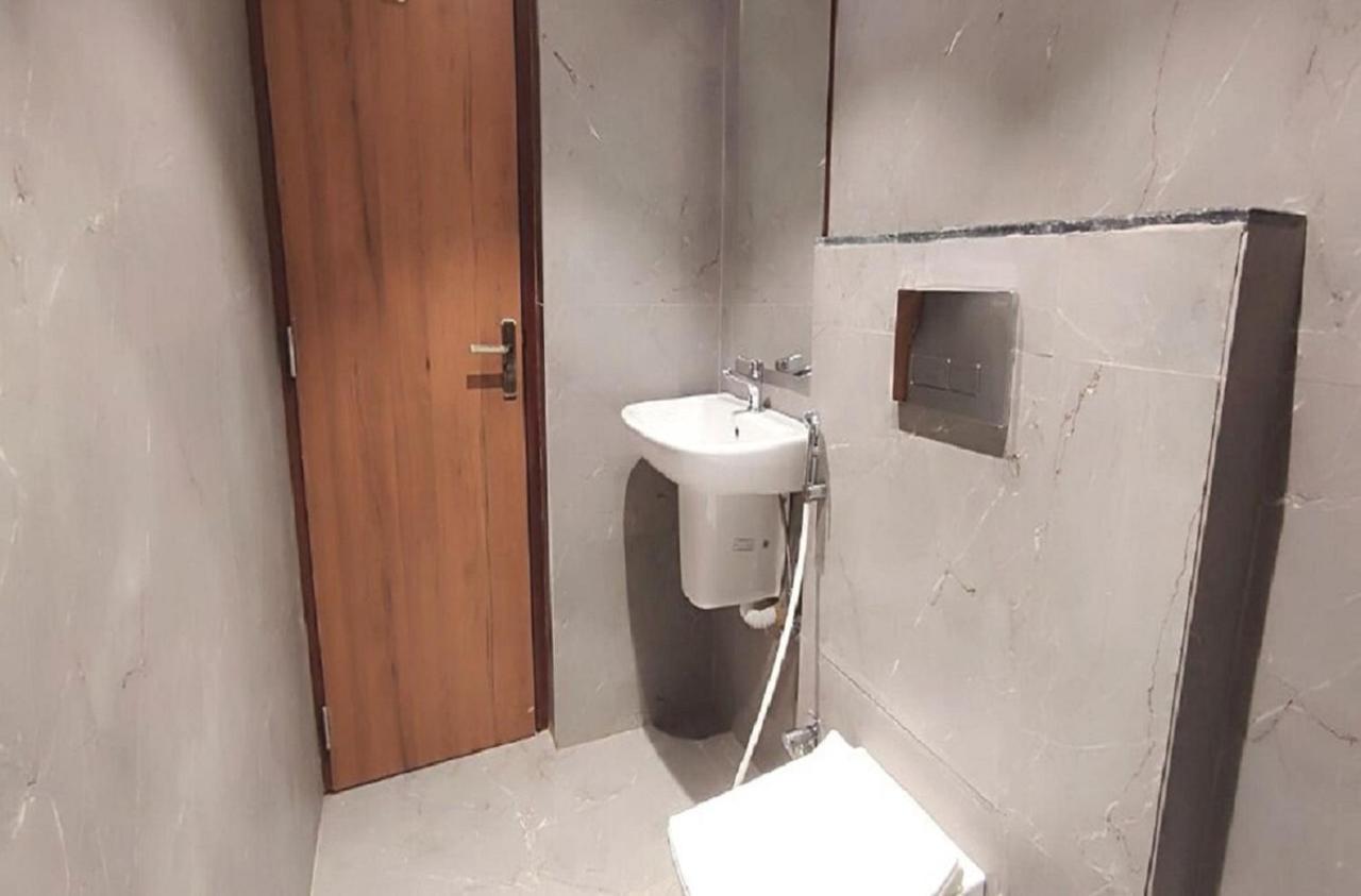 Staymaker Hotel Mohan Palace Baharampur Εξωτερικό φωτογραφία