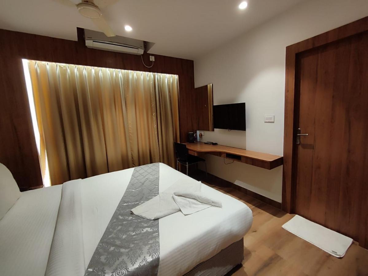 Staymaker Hotel Mohan Palace Baharampur Εξωτερικό φωτογραφία