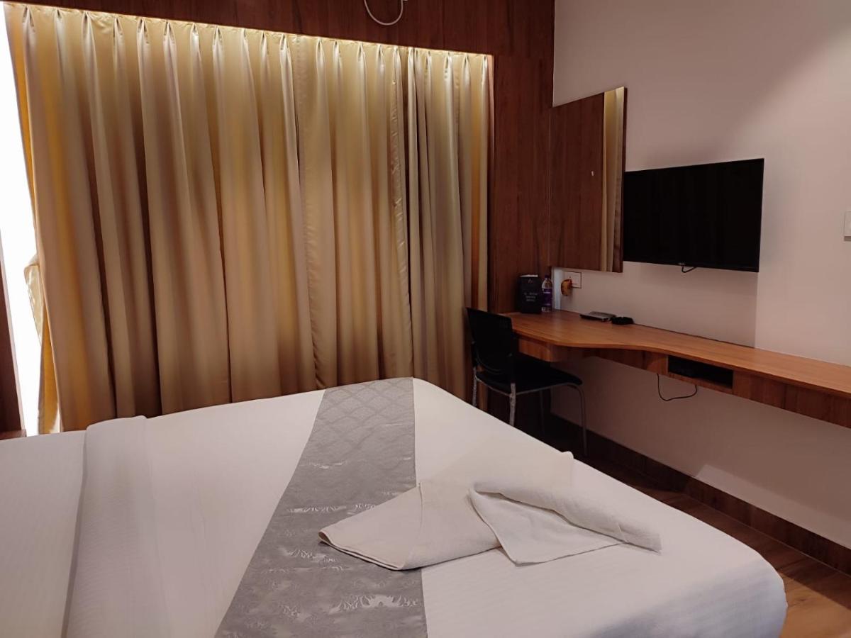 Staymaker Hotel Mohan Palace Baharampur Εξωτερικό φωτογραφία